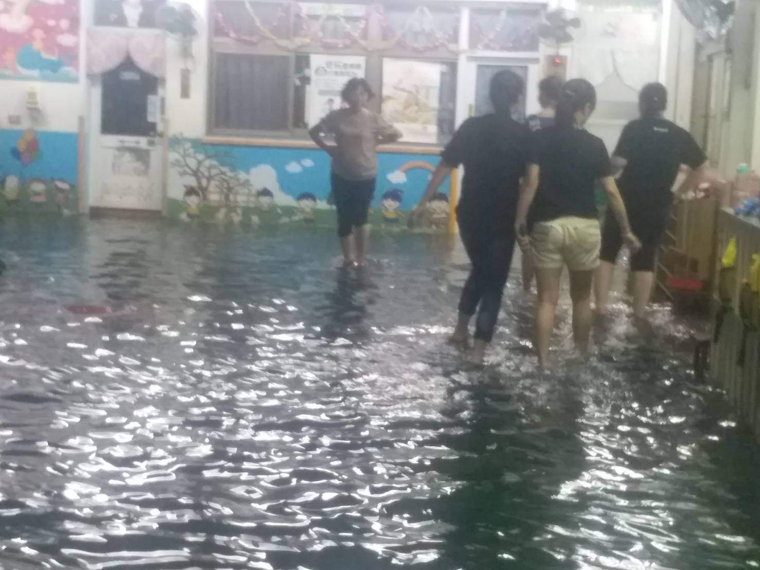 æ€¥é™é›¨ å˜‰ç¾©å¸‚è¥¿å€éƒ¨ä»½åœ°å€æ°´æ·¹è…³è¸ æ