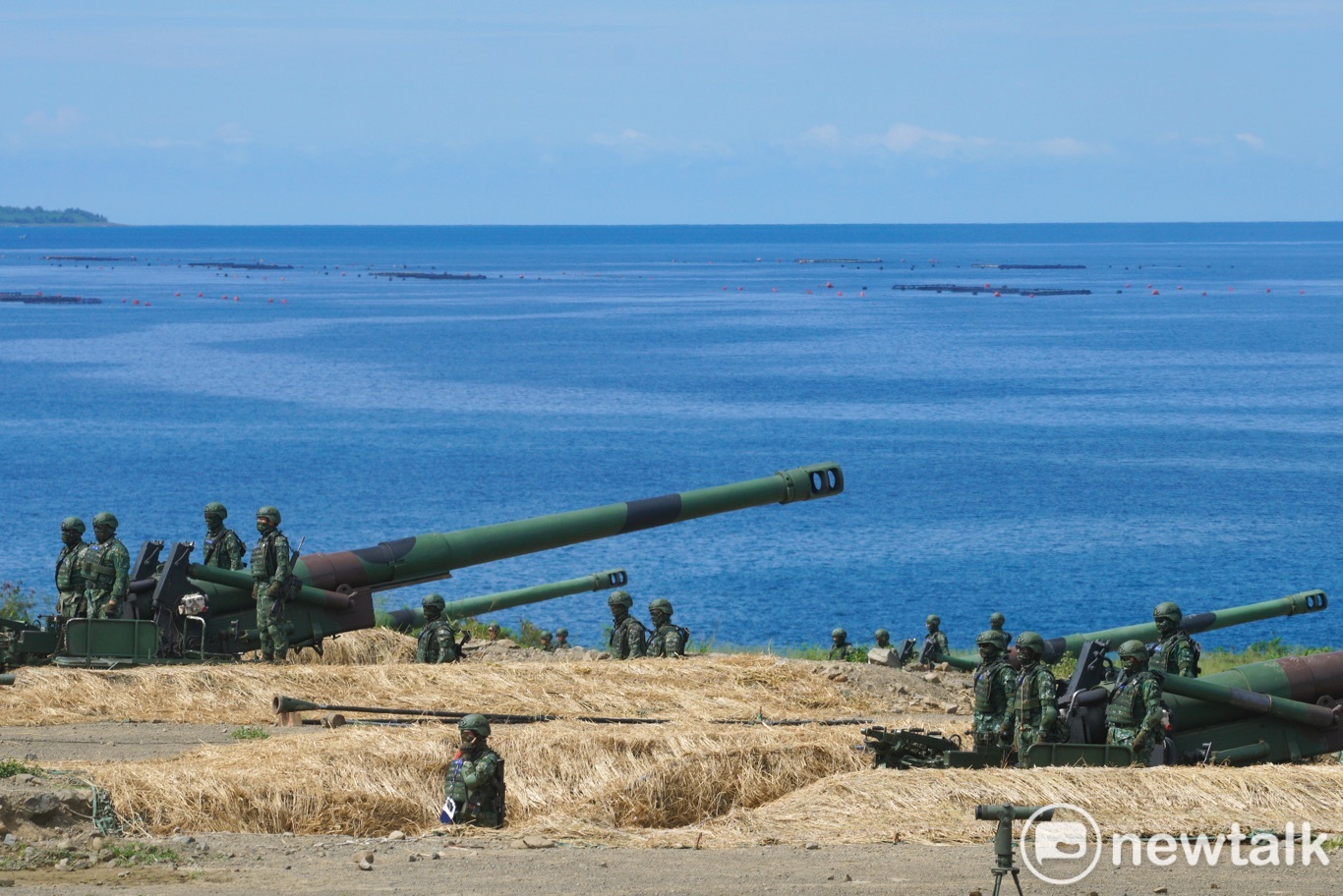 中國若要入侵台灣，澎湖將成為關鍵。圖為國軍去年漢光演習示意圖，M110自走砲砲班對海上目標射擊。   圖：張良一/攝(資料照片)