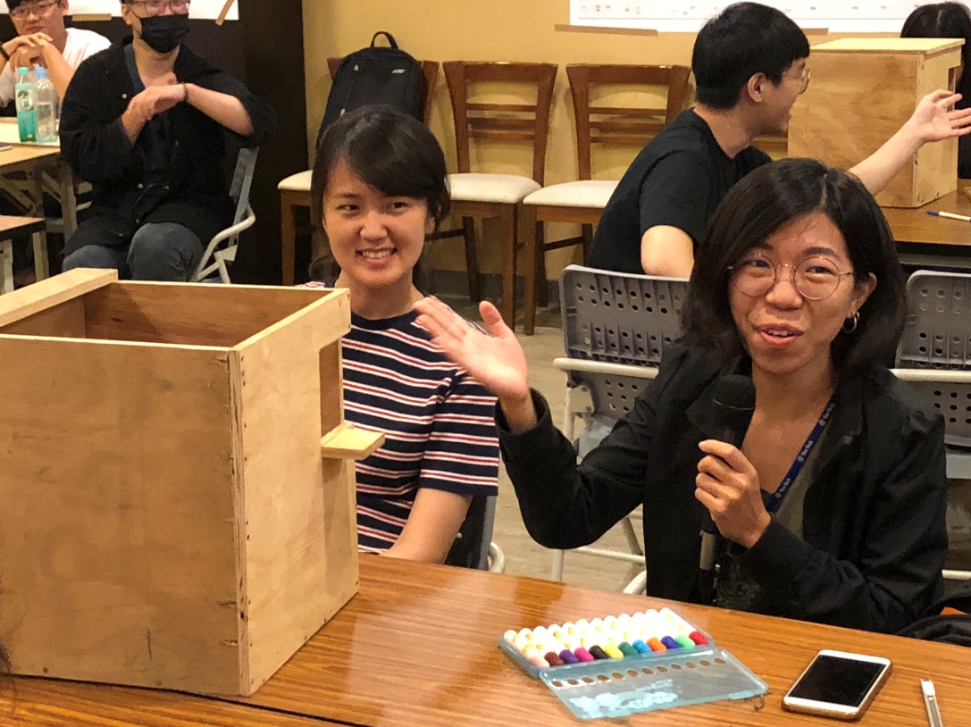 雲林科技大學同學分享巢箱製作心得。   圖/小墾丁渡假村提供