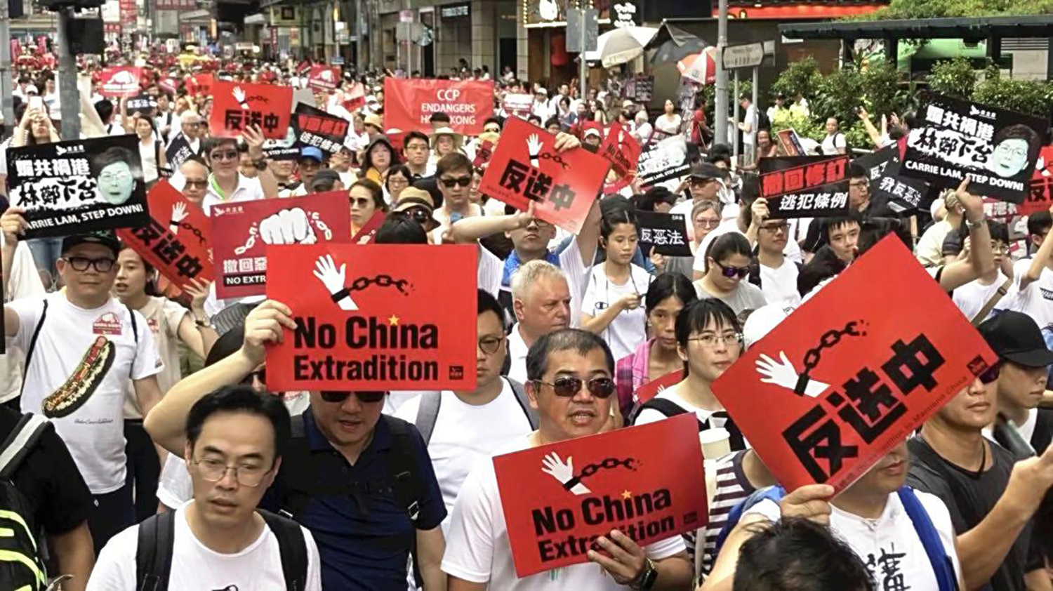 香港禁七一遊行  逾萬警力全天戒備  不排除封維園