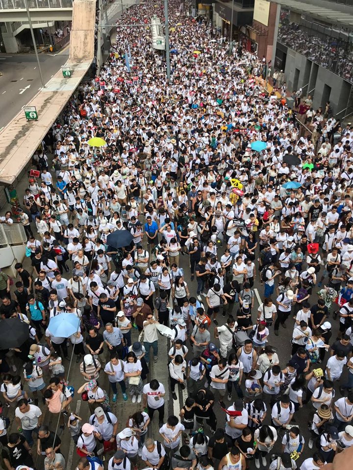 香港政府修訂《逃犯條例》，9日引爆百萬人上街「反送中」。