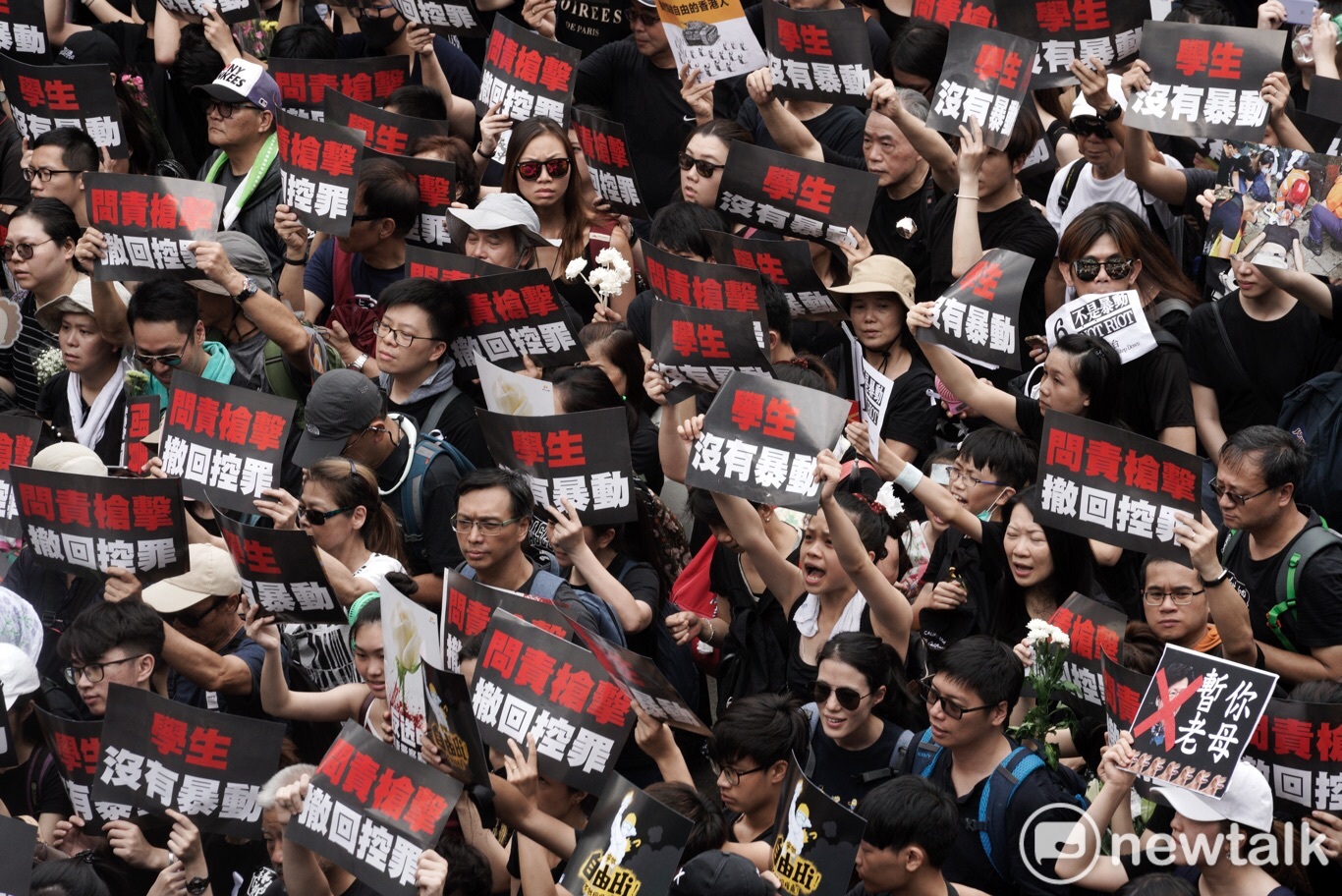 香港16日舉辦反送中遊行，約200萬人走上街頭呼籲港府撤回逃犯條例修例。   圖：張良一 / 攝(資料照片)