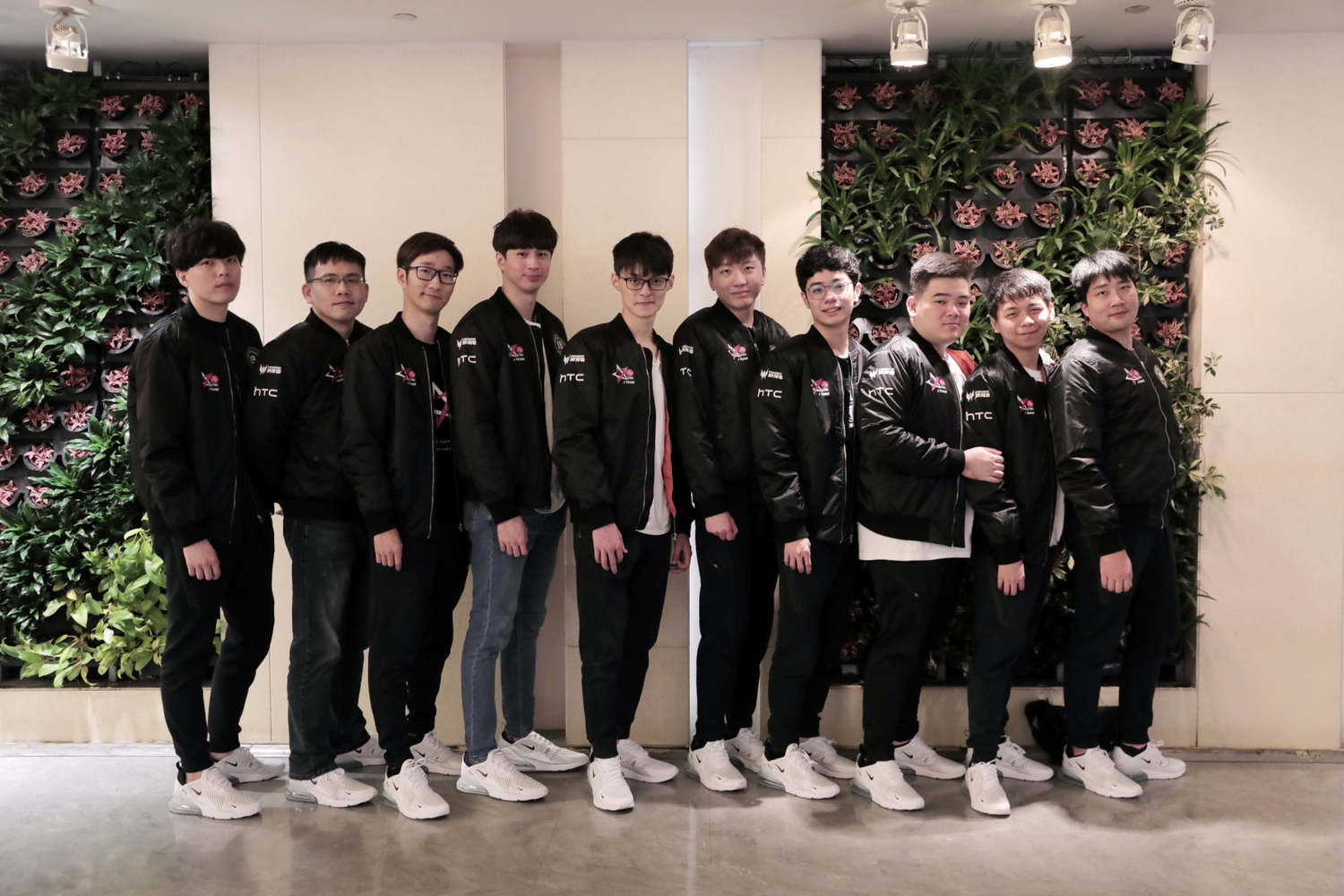 中信 J Team在S9世界大賽最終以三勝三負止步小組賽。 圖:中信J Team/提供 中信 J Team在S9世界大賽最終以三勝三負止步小組賽。 圖:中信J Team/提供