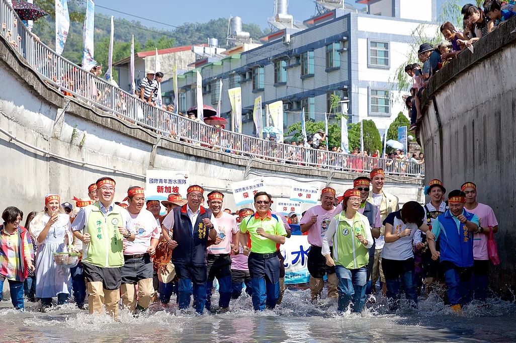 跑水節是彰化特有大節慶，也是台灣少見的水圳祭典，與八堡圳有密不可分的關係。   圖：翻攝自彰化二水國際跑水節官網