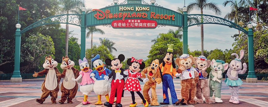 香港迪士尼受到抗爭運動影響，遊客大幅減少，原定的擴建計畫將被迫修正。   圖：翻攝自香港迪士尼官網