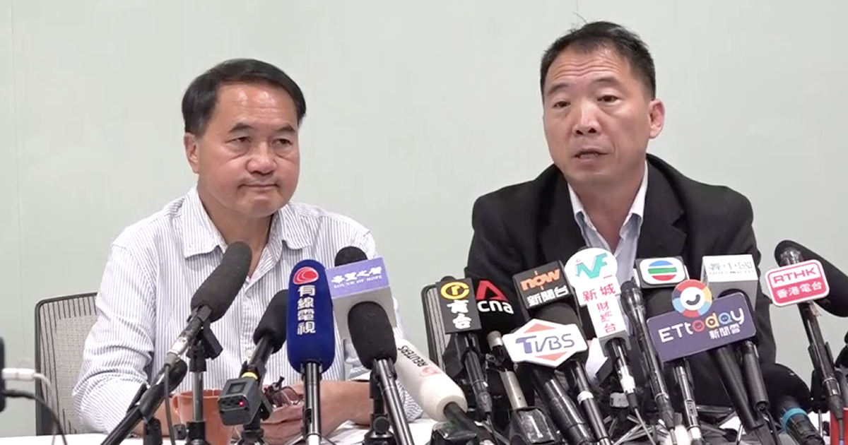 民主黨主席胡志偉 （右）及選舉委員會主席李永達（左）。   圖：翻攝立場新聞