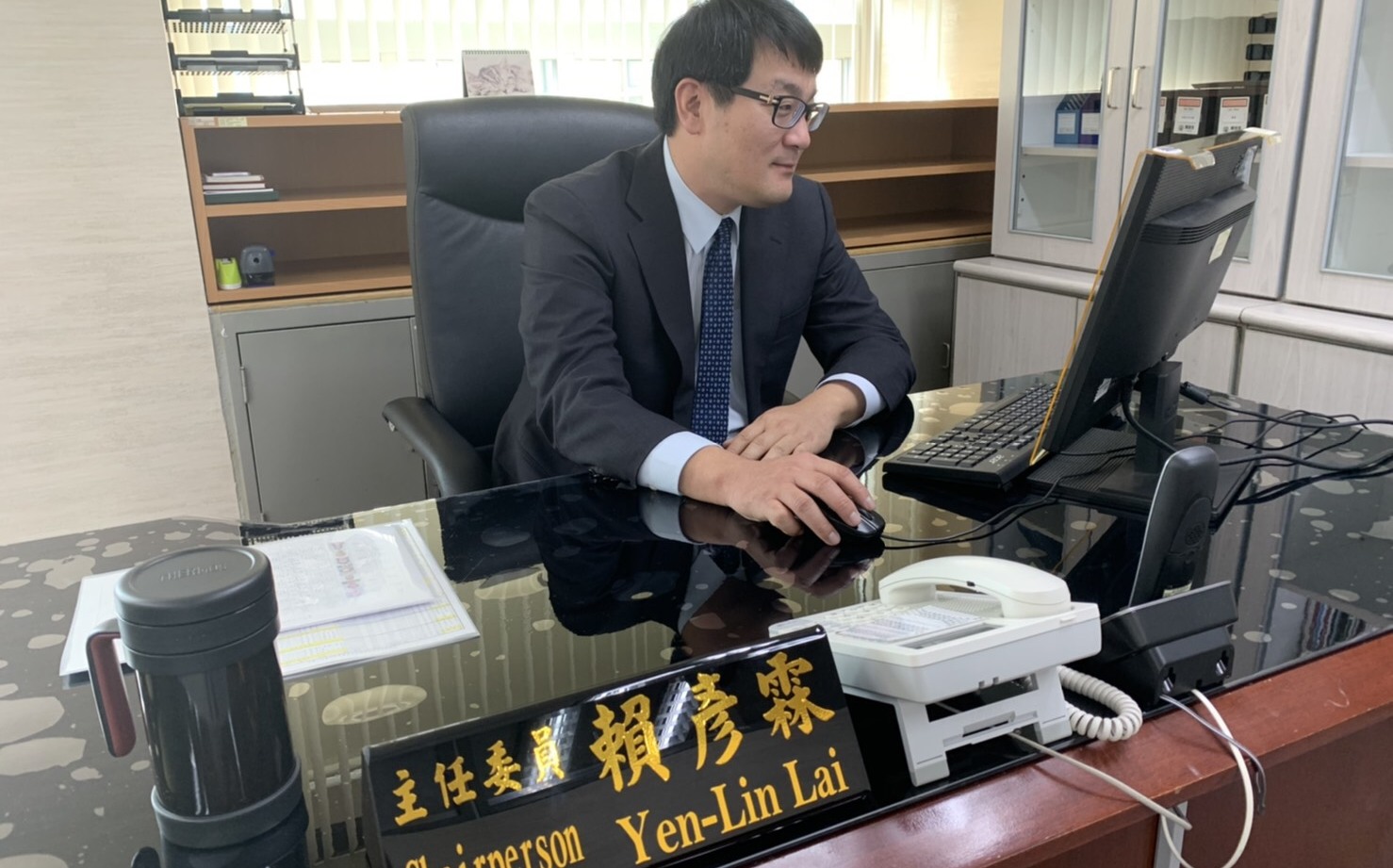郭智輝傳找柯市府市長機要當辦公室主任惹議！四叉貓揭喬事黑歷史