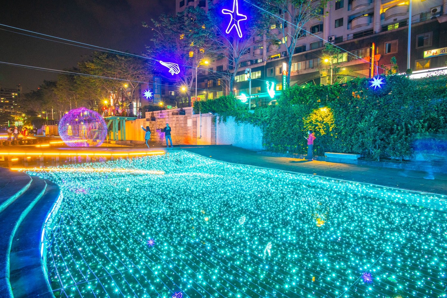 新莊中港大排河廊 妝點聖誕燈海好浪漫 | 台灣好新聞 TaiwanHot
