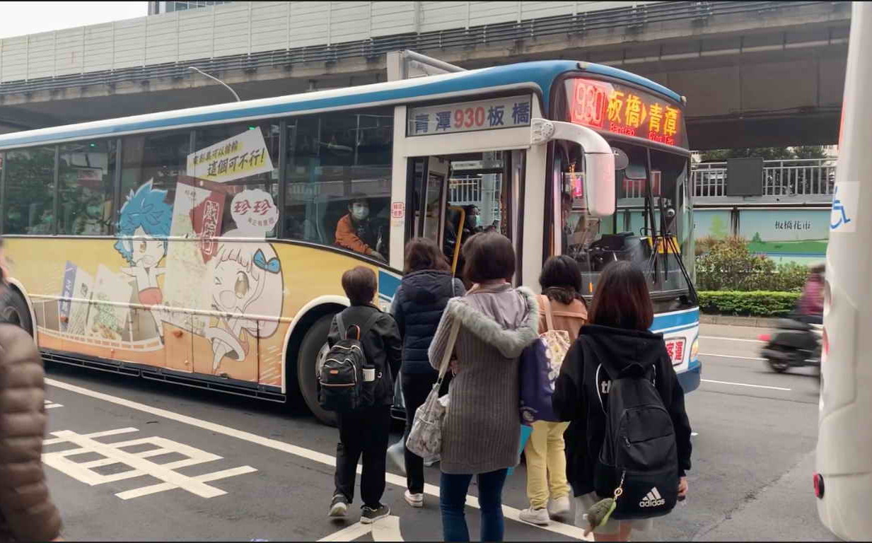 配合線狀開通930公車取消站位 葉元之促增班行駛 生活 新頭殼newtalk