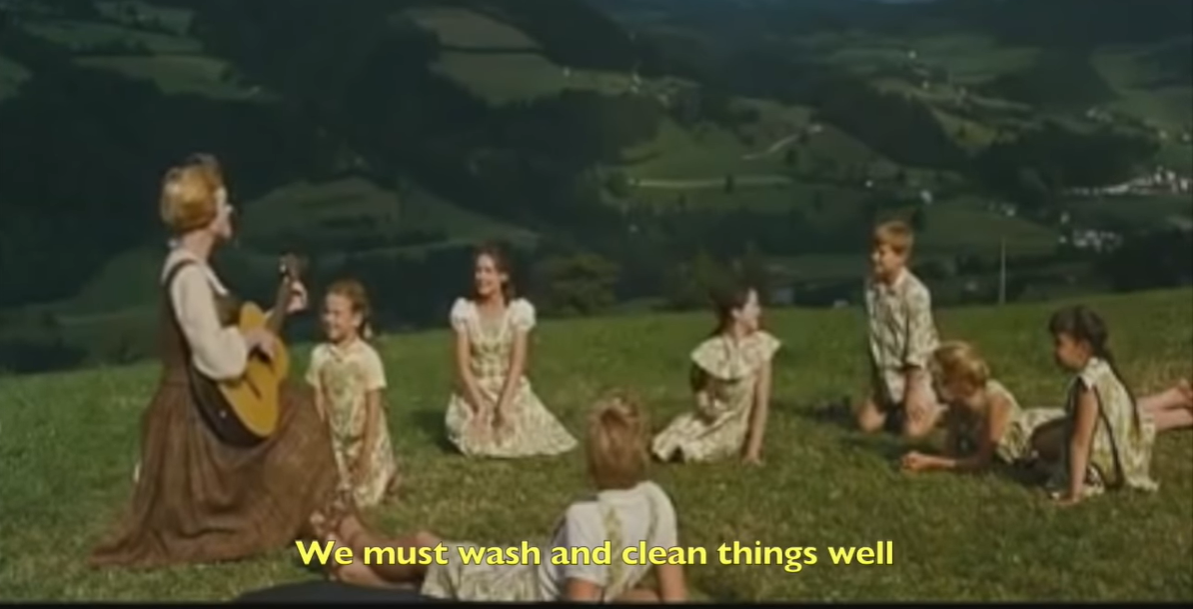 國外有網友改編電影《真善美》歌曲《Do Re Mi》，歌詞內容改成勤洗手、保持適當社交距離等防疫注意事項。   圖：擷取自 Shirley Șerban Youtube影片