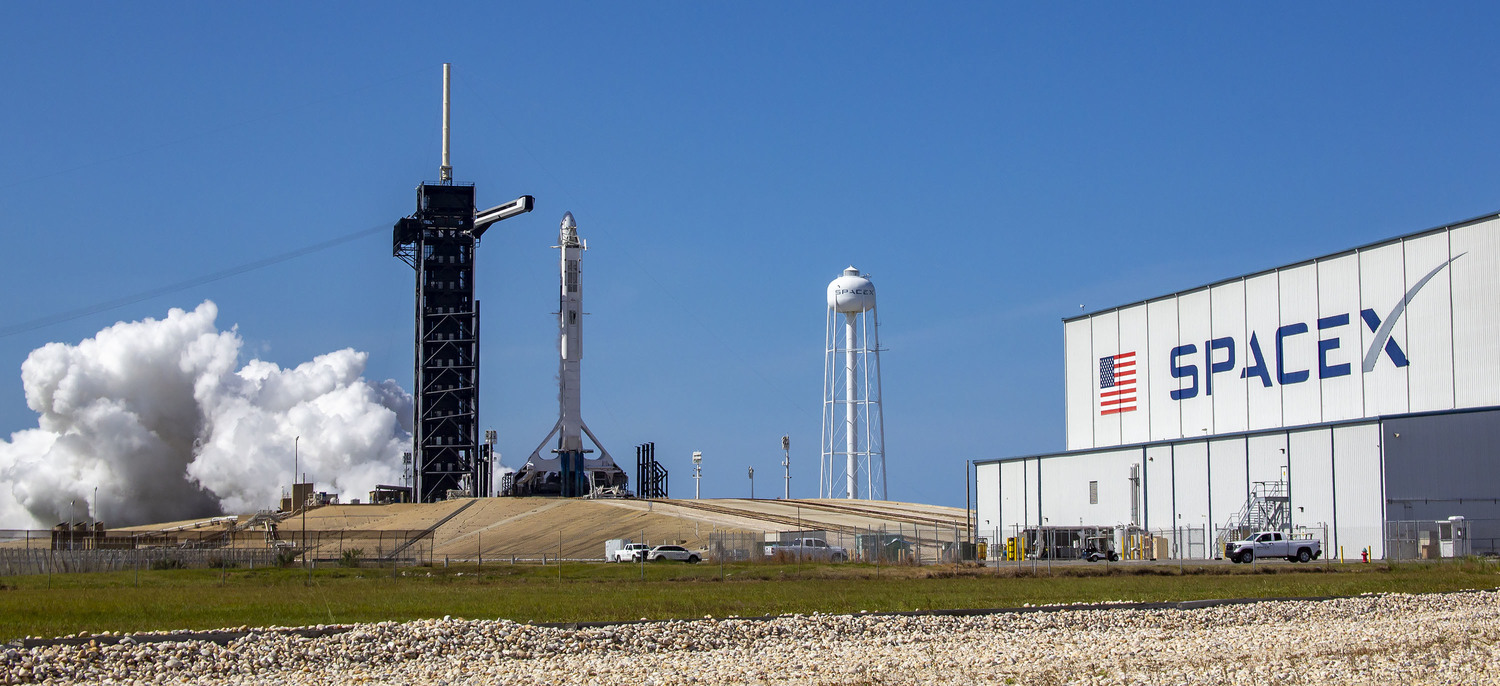 員工爆料，SpaceX的衛星網路商用服務恐怕得等到明年才會推出。   圖：翻攝自「SPACE X」Twitter(photo:NewTalk)