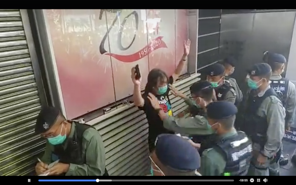 香港民主派「社會民主連線」發起遊行，號召港人上街反港府推行的「港區國安法」，高喊「抵抗國安惡法」口號。警方已逮捕超過30人。   擷取至facebook.com/hklsd