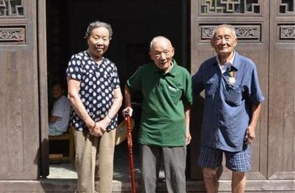 前國民黨軍統特務，由左到右為王慶蓮、戴以謙、祝仁波。   圖：翻攝至歷史小星辰今日頭條