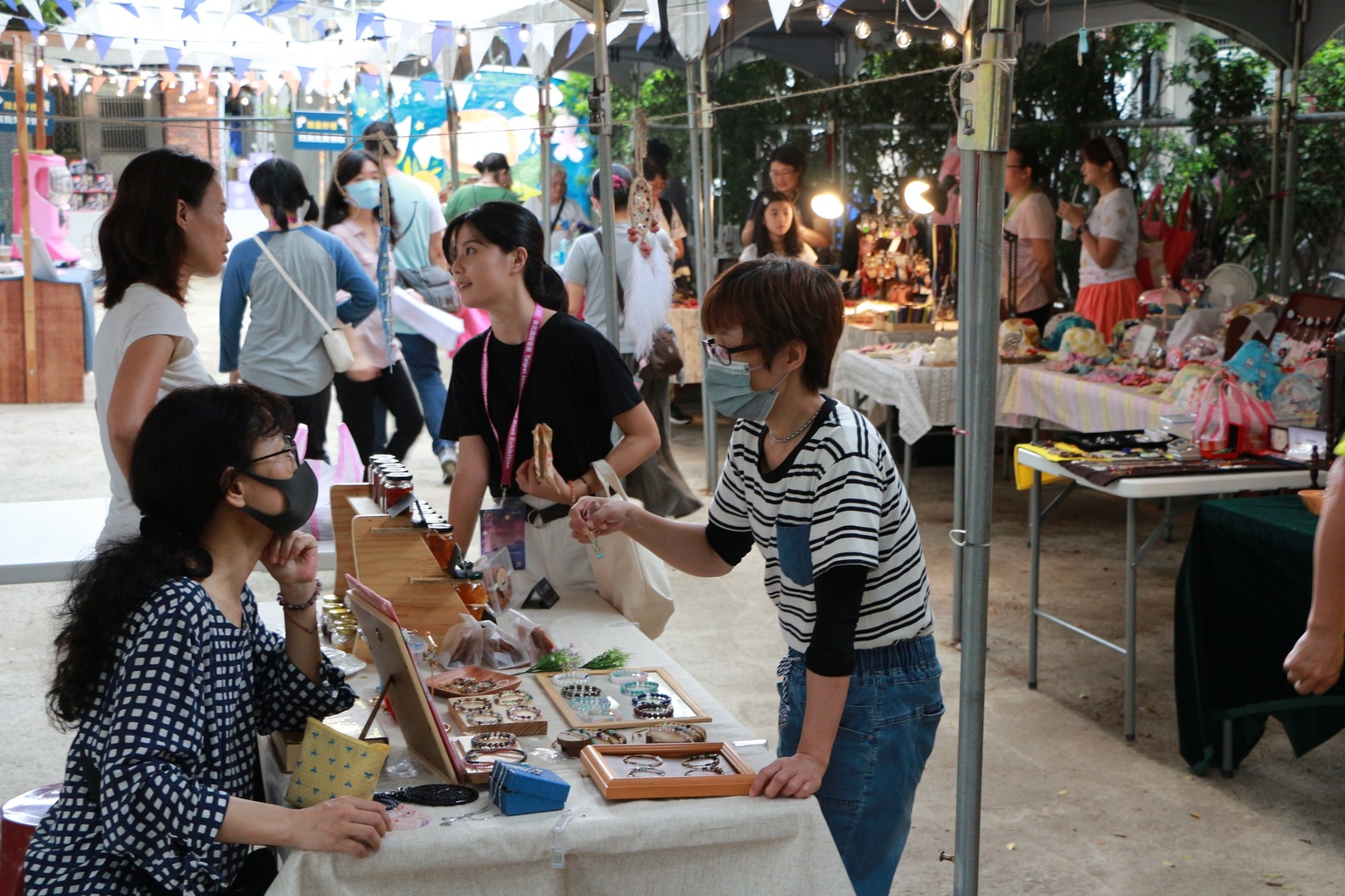 來北投chill一夏 週末霓虹燈市集點亮舊北投 旅遊 新頭殼newtalk 來北投chill一夏 週末霓虹燈市集點亮舊北投 旅遊 新頭殼newtalk