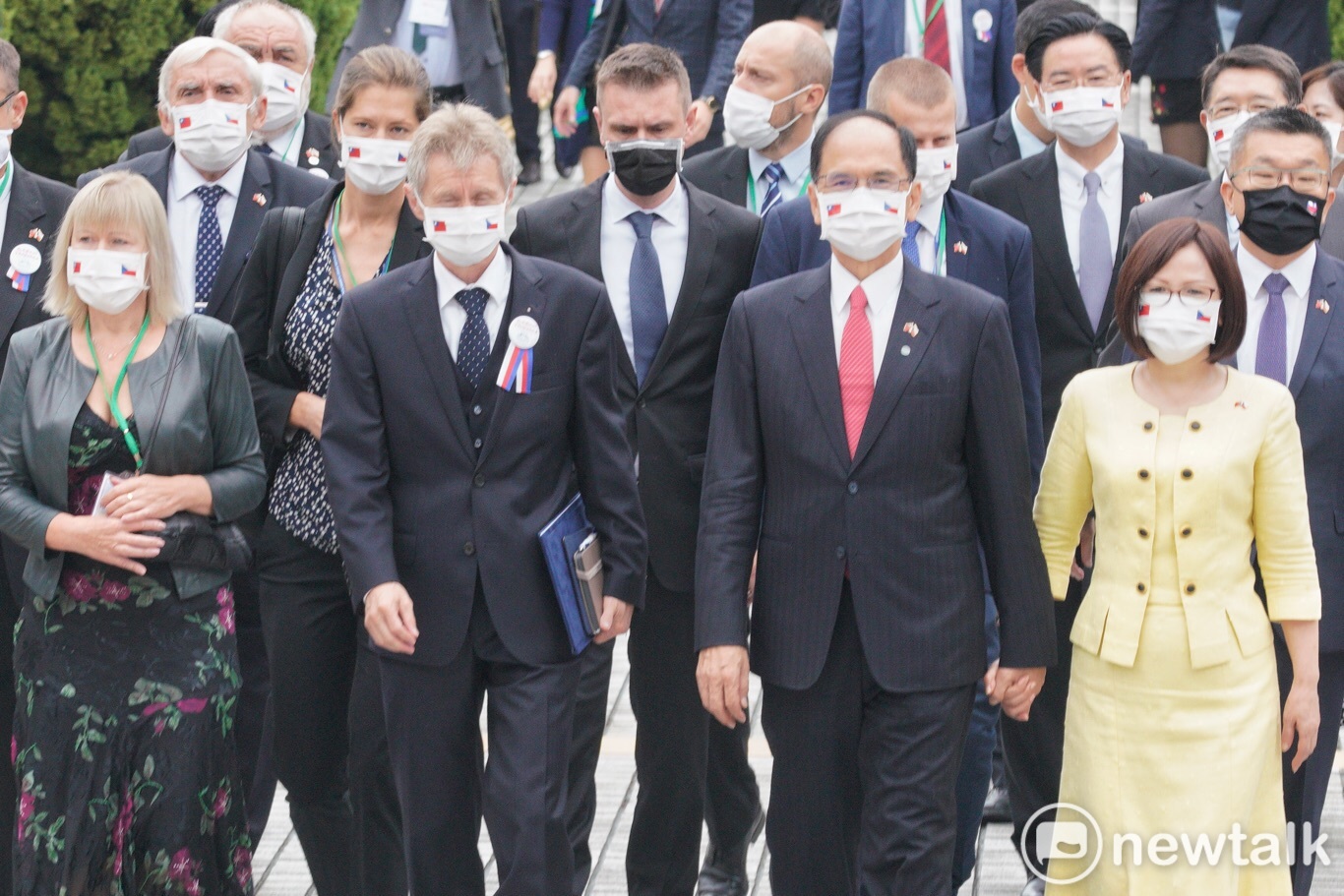 Wei Deqi led a delegation to visit the Legislative Yuan.  Image: Zhang Liangyi / Photo