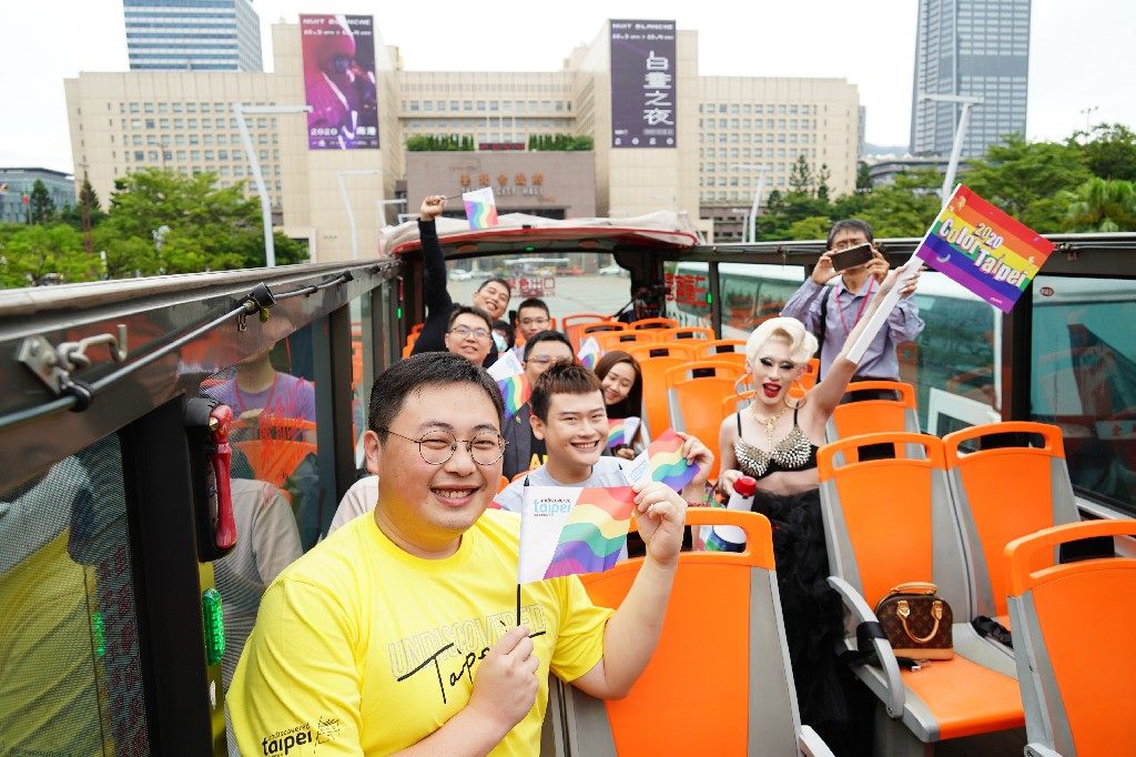 期間限定的「彩虹觀光巴士Tour」將於10月3日開跑。   圖：台北市觀傳局 / 提供