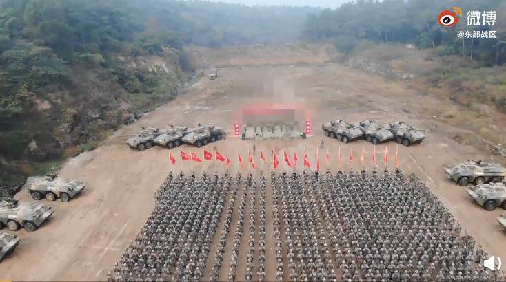 中國解放軍東部戰區官方微博公布第72集團軍某旅在駐地舉行的出征誓師動員大會影片。(示意圖)   圖：翻攝微博