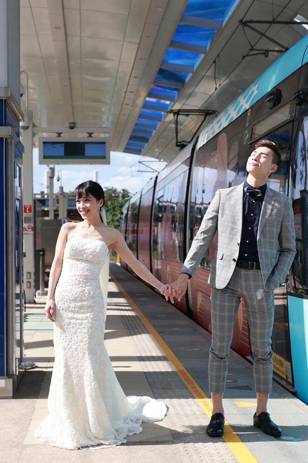 淡海輕軌「幸福列車」將於11月1日停靠在漁人碼頭站月台，供聯合婚禮百對新人拍照留念。   圖：新北捷運公司／提供