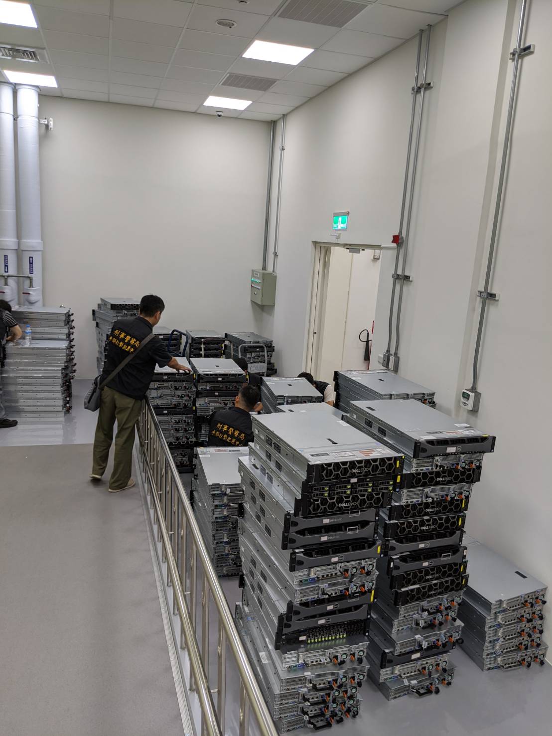 Police searched the group's IDC computer room and seized a large number of online game servers Image: Central Crime Fighting Center, Criminal Bureau / Provided by