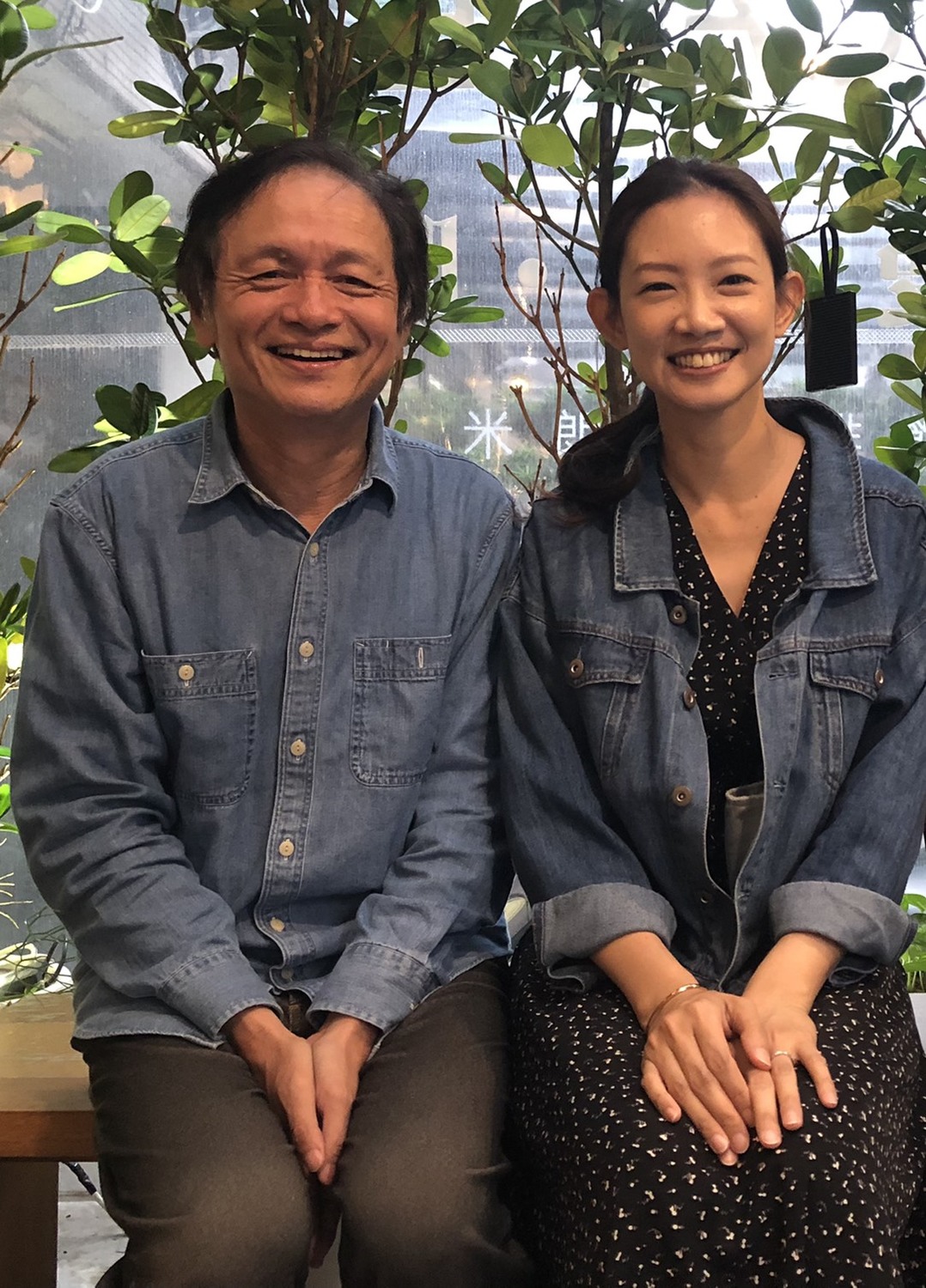 吳奕蓉(右)受訪時跟導演林志儒(左)一起分享拍攝與田調過程。   圖：楊瑾錚/攝