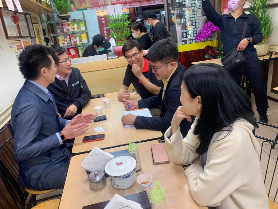 Yuan's executive spokesman Ding Yiming and DPP lawmaker Luo Zhizheng departed this year for the Taipei City Meat Noodle Festival and were charged with using the 