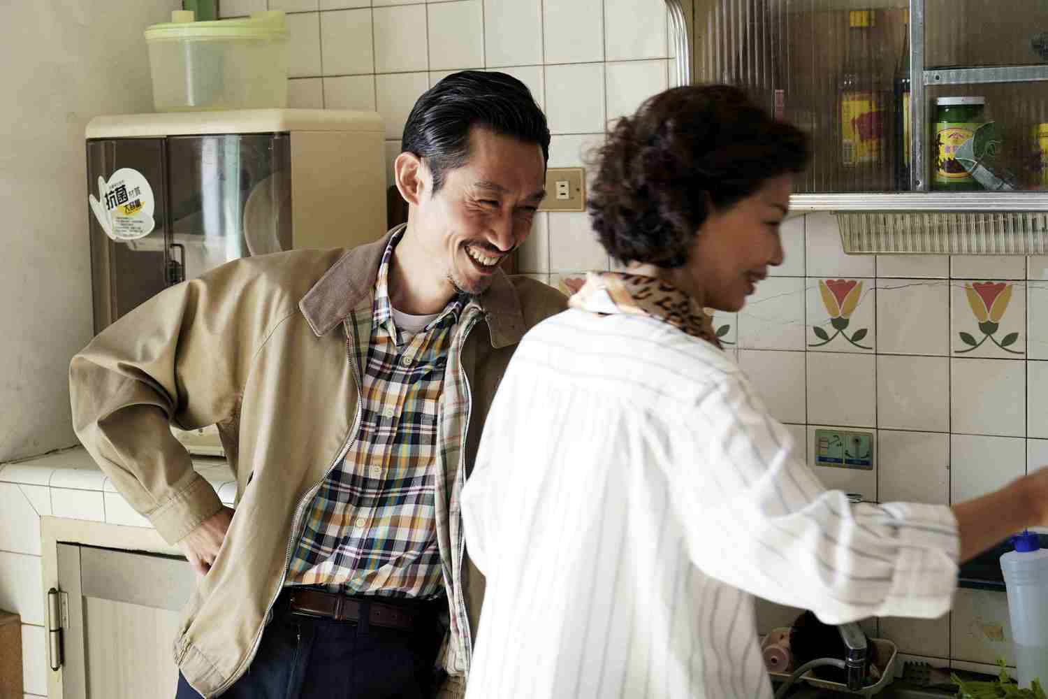 陳竹昇與于子育在《俗女養成記》中飾演一對夫妻檔，默契十足。   圖：公視/提供