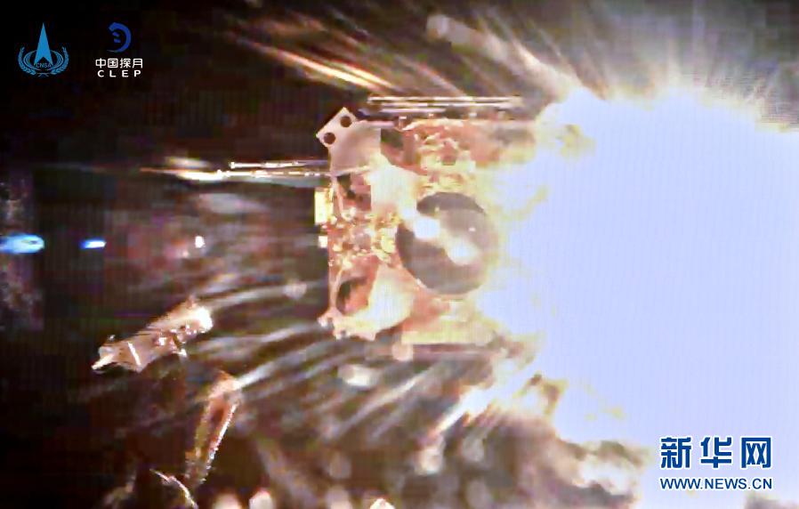 嫦娥五號上升器點火引發的瞬間。   圖 : 翻攝自新華網(photo:NewTalk)