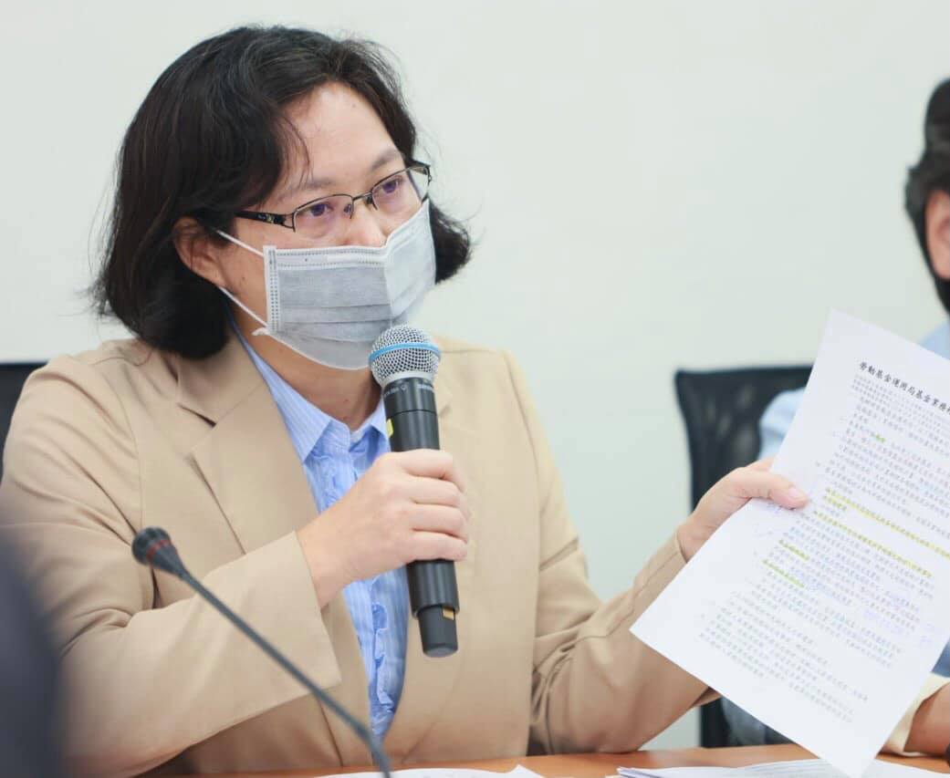 已奪27條人命! 長輩打疫苗猝死家屬要舉證？ 賴香伶 : 受害救濟應從寬認定