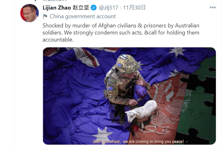 赵立坚日前在 Twitter 发布一幅图画，其上绘有一名澳洲军人正以军刀割破一名阿富汗儿童的颈部，引发澳洲民众怒火。   图：撷取自赵立坚 Twitter(photo:NewTalk)