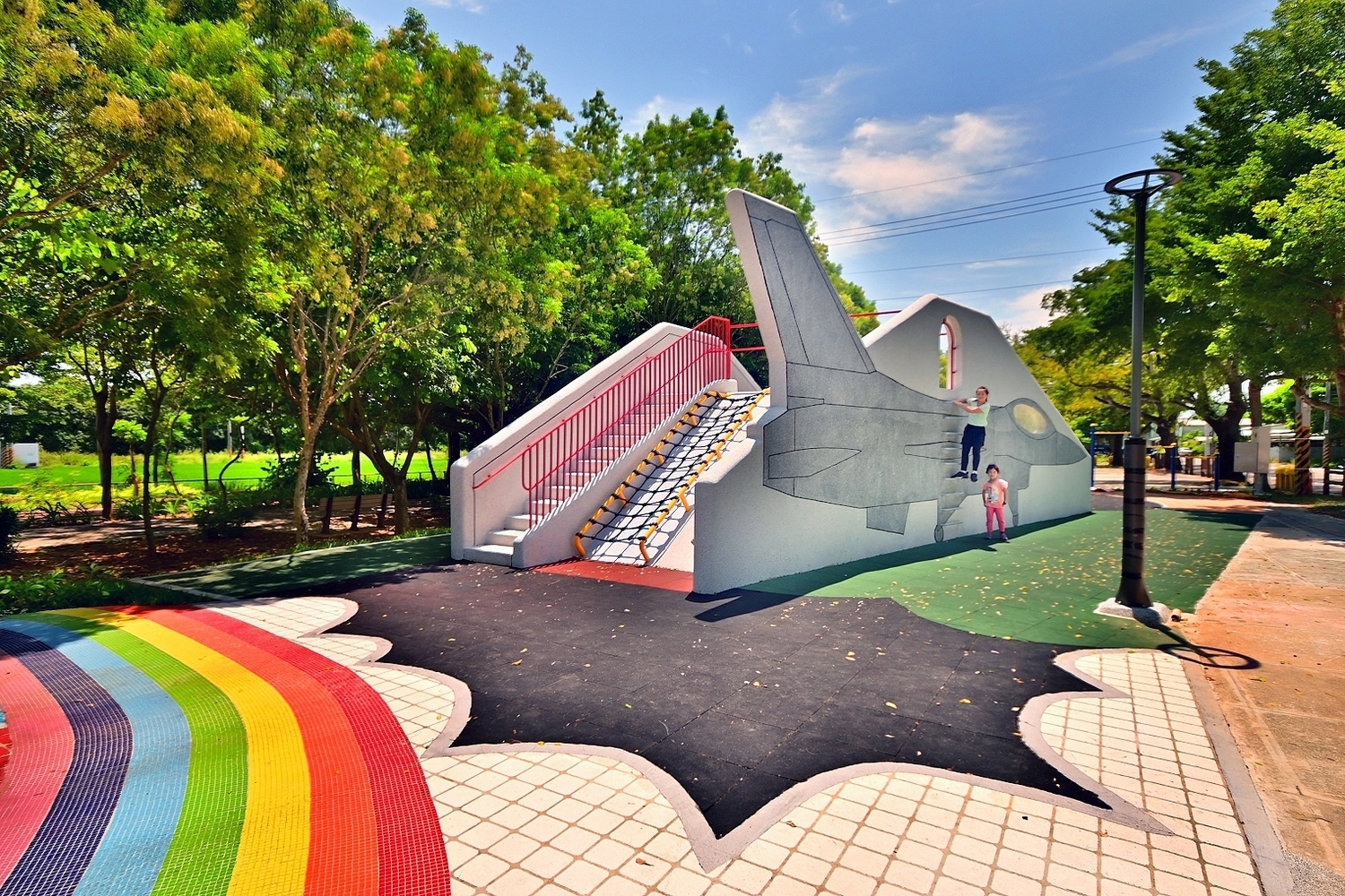潭雅神綠園道的飛機造型溜滑梯。   圖：台中市觀旅局／提供