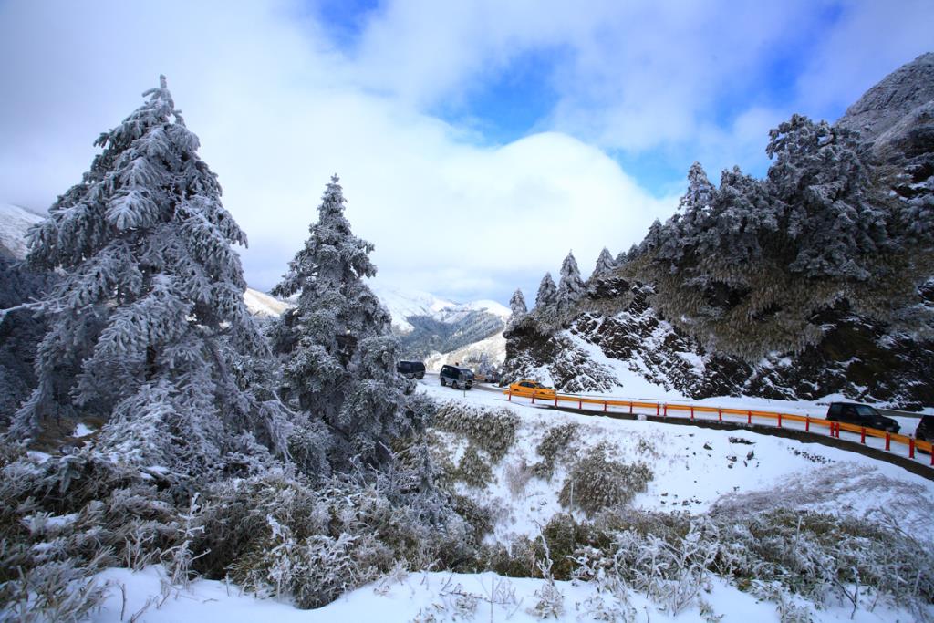 預防合歡山下大雪！2路線夜間道路封閉車輛只出不進