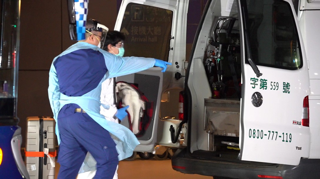 The China Airlines flight returned to Taiwan from the UK.  A male passenger on board had a fever over 39 degrees and was sent to a doctor immediately after getting off the plane.Picture: Lin Yunzhen / Photo