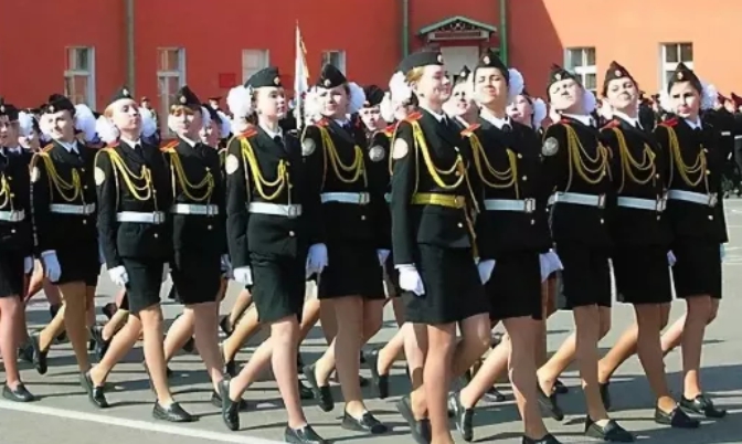 乌克兰女兵方阵。   图：翻摄自环球网(photo:NewTalk)