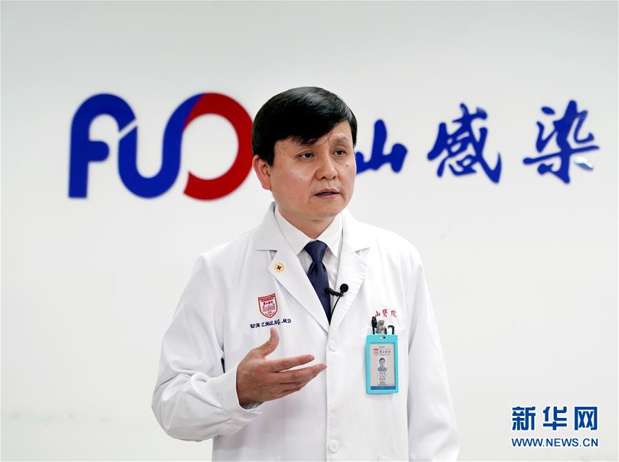 中國大陸防疫專家、復旦大學附屬華山醫院感染科主任張文宏近日發布文章，遭到社群名人「方舟子」攻擊。   圖 : 新華網