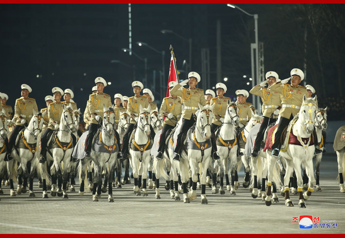 North Korean soldiers mounted white horses and entered the military parade neatly Image: Obtained from Korea Central News Agency