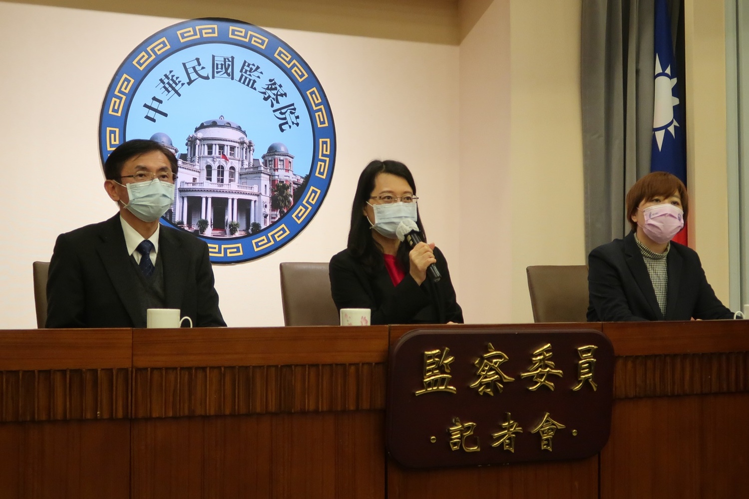 監察委員蕭自佑、王美玉、葉大華（由左至右）   圖：林朝億/攝