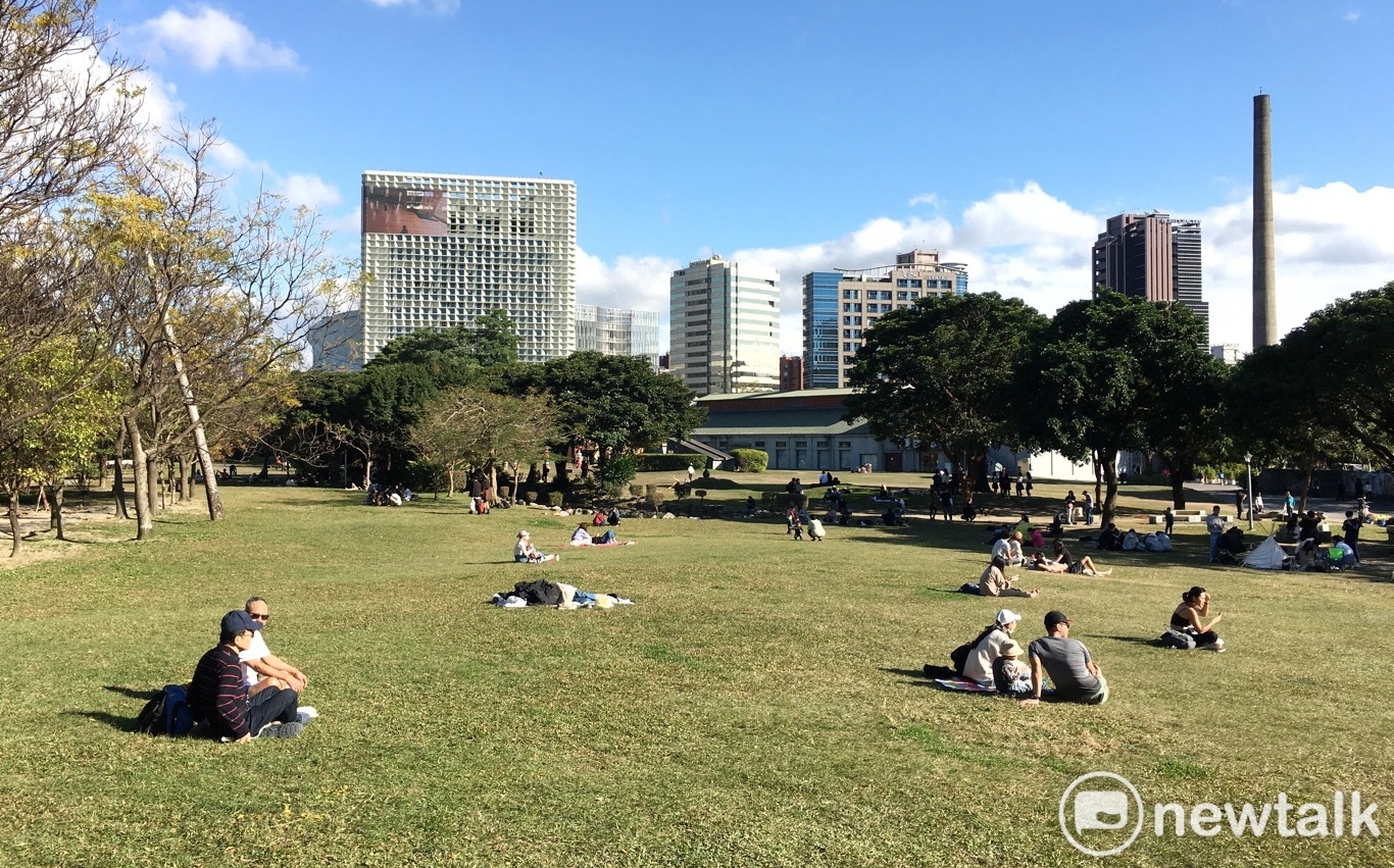 撥雲見日!鋒面減弱吹南風 鄭明典:今日天氣悶熱