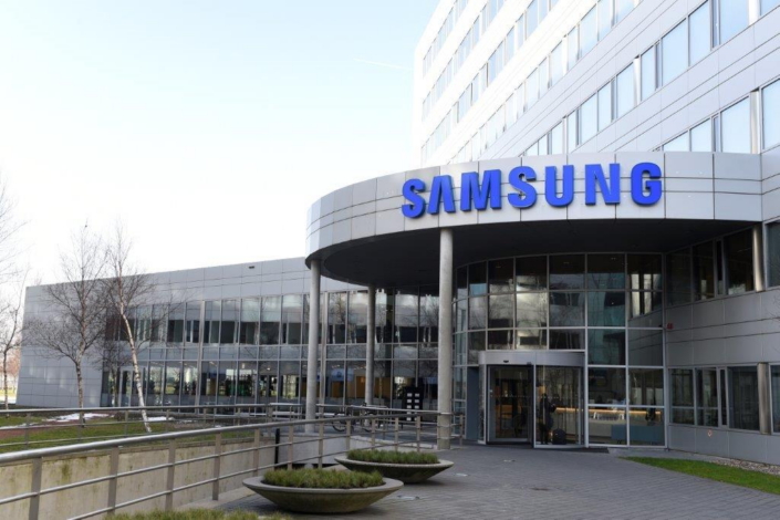 韓國三星電子計畫未来3年内導入「環繞閘極技術」（GAA）應用到3奈米晶片，並預計2025年大規模生產2奈米晶片，以求追趕上台灣晶圓代工廠台積電。   圖：翻攝自Samsung (資料照)