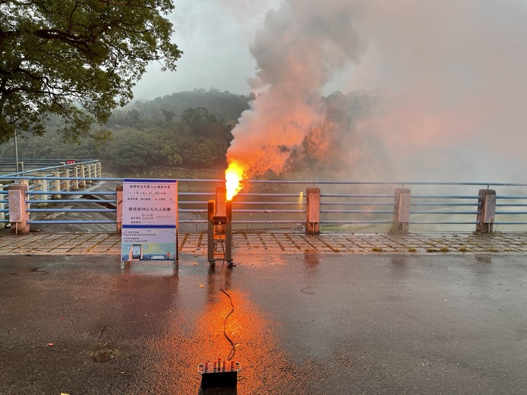 旱情嚴重! 把握鋒面報到 水利署在石門水庫進行增雨作業