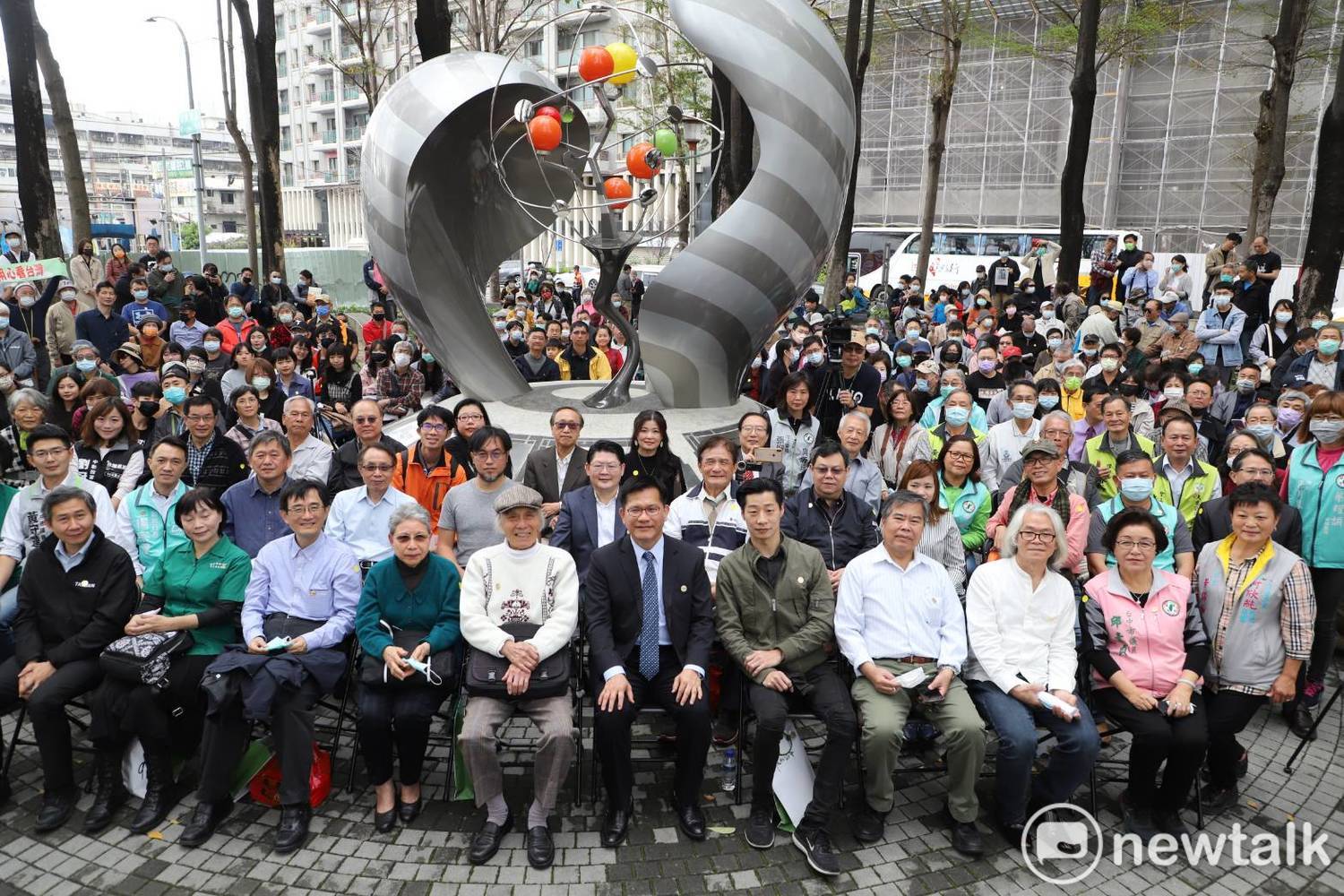 二七部隊長鍾逸人百歲慶生  林佳龍：台中精神值得尊敬