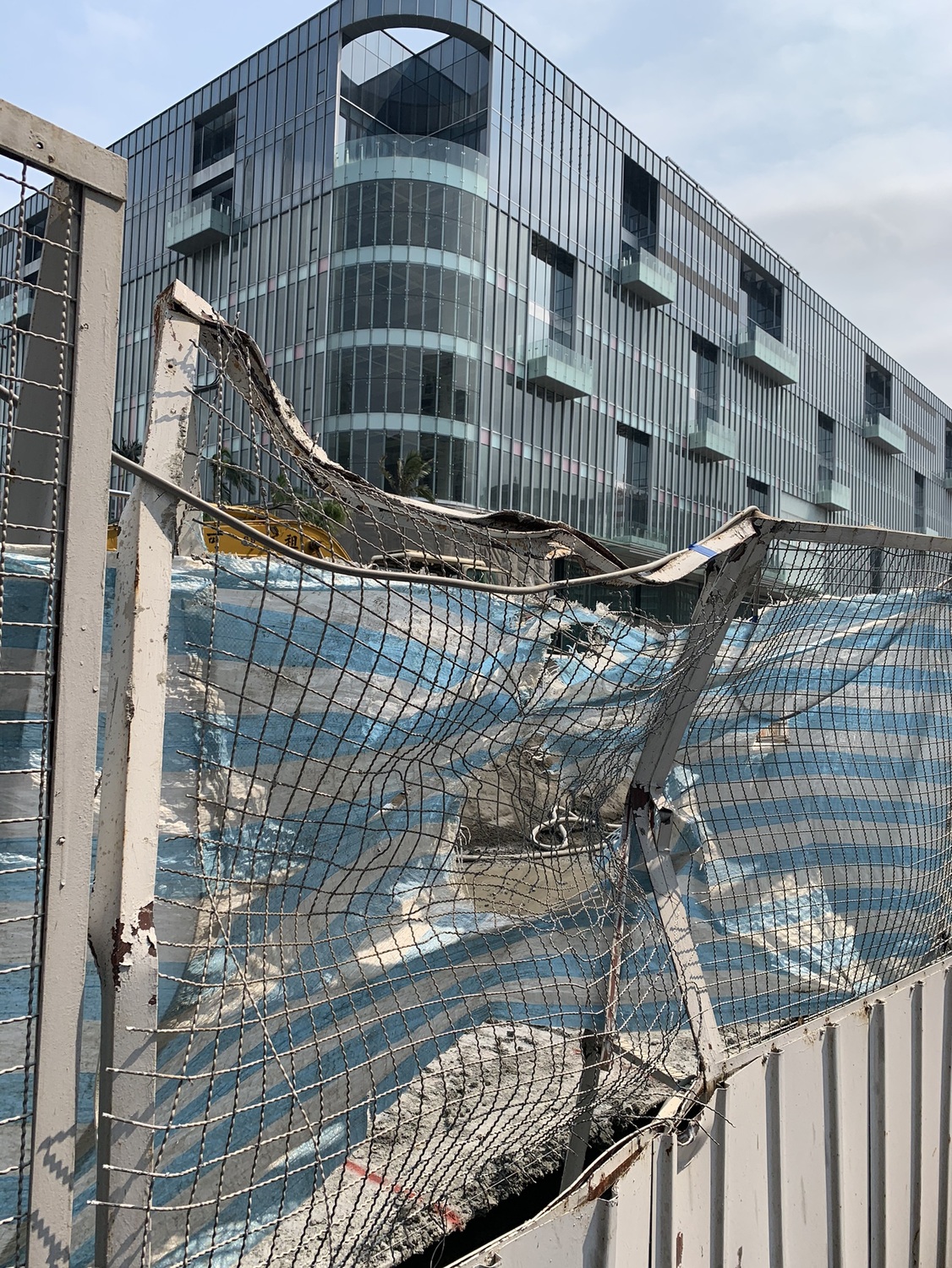 （影）大巨蛋爆鋼筋掉落工安意外 柯文哲：停工調查清楚