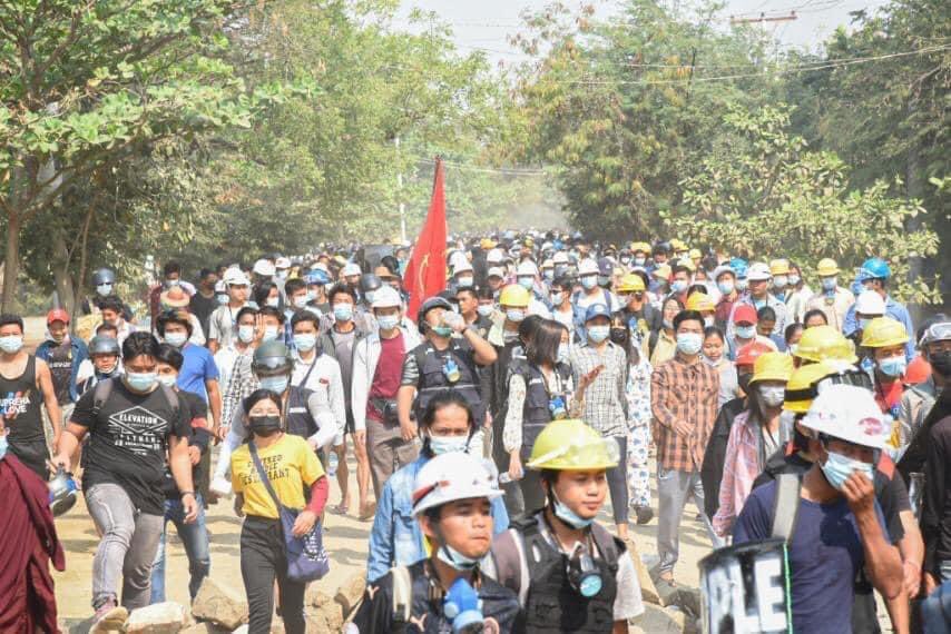緬甸示威民眾縱火中國工廠 台商也遭波及！外交部建議掛國旗區分