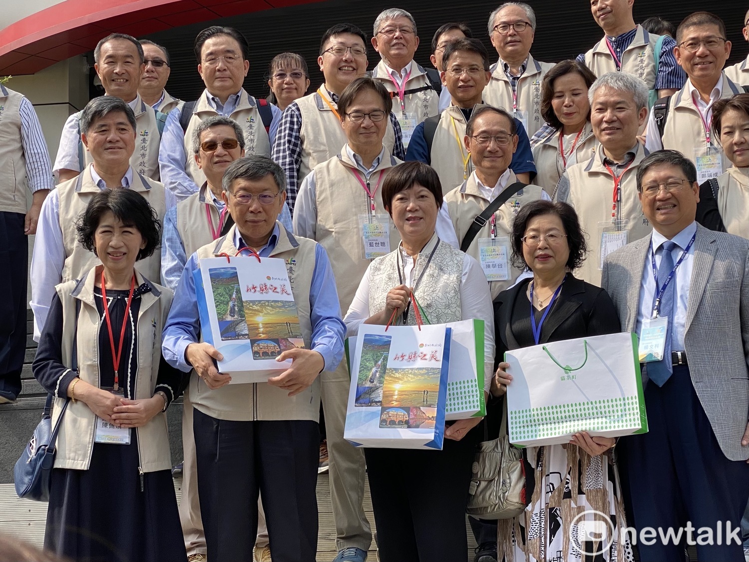 跟風打疫苗跟改名吃壽司一樣可笑？柯文哲：改名吃鮭魚 台灣社會奇蹟