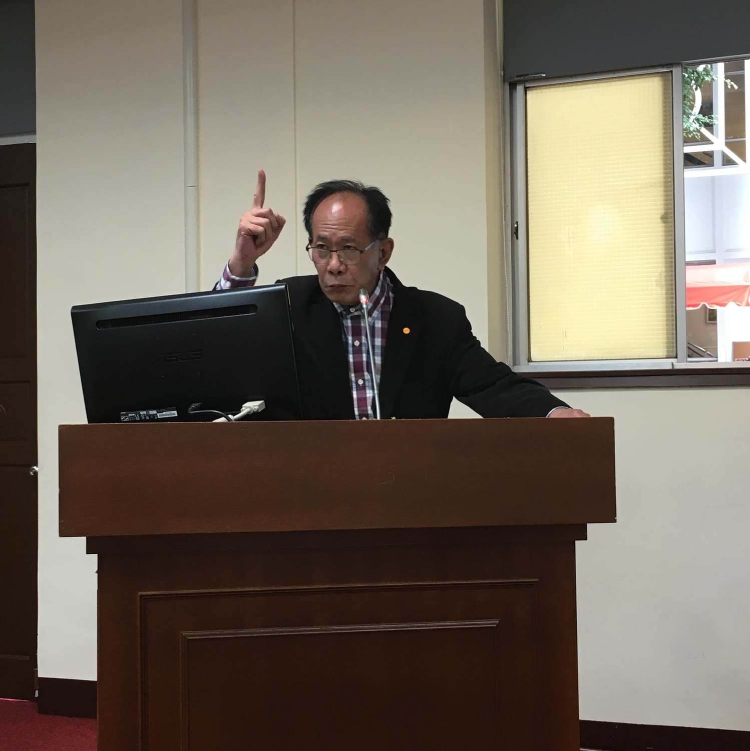「給鮭魚一個機會！」  藍委擬提案增加改名次數