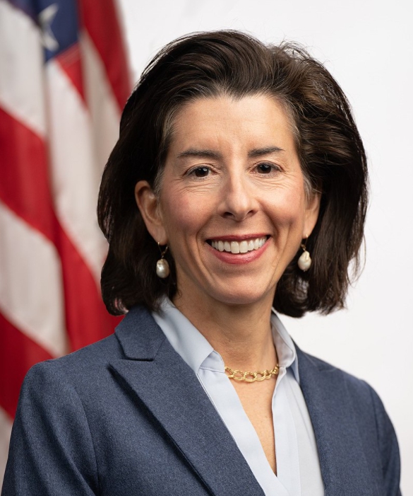 美國商務部長雷蒙多（Gina Raimondo）。   圖 : 翻攝自維基百科