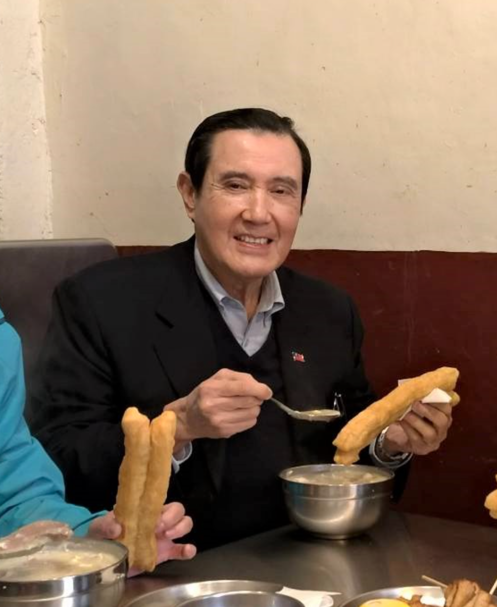 傳馬前總統整形後遺症：乾眼症、眼皮閉不上！  馬辦：錯誤報導