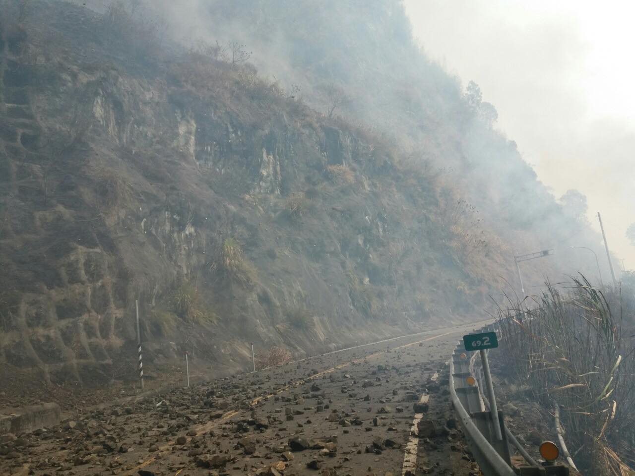 阿里山森林火災未熄 4天出動直升機35架次