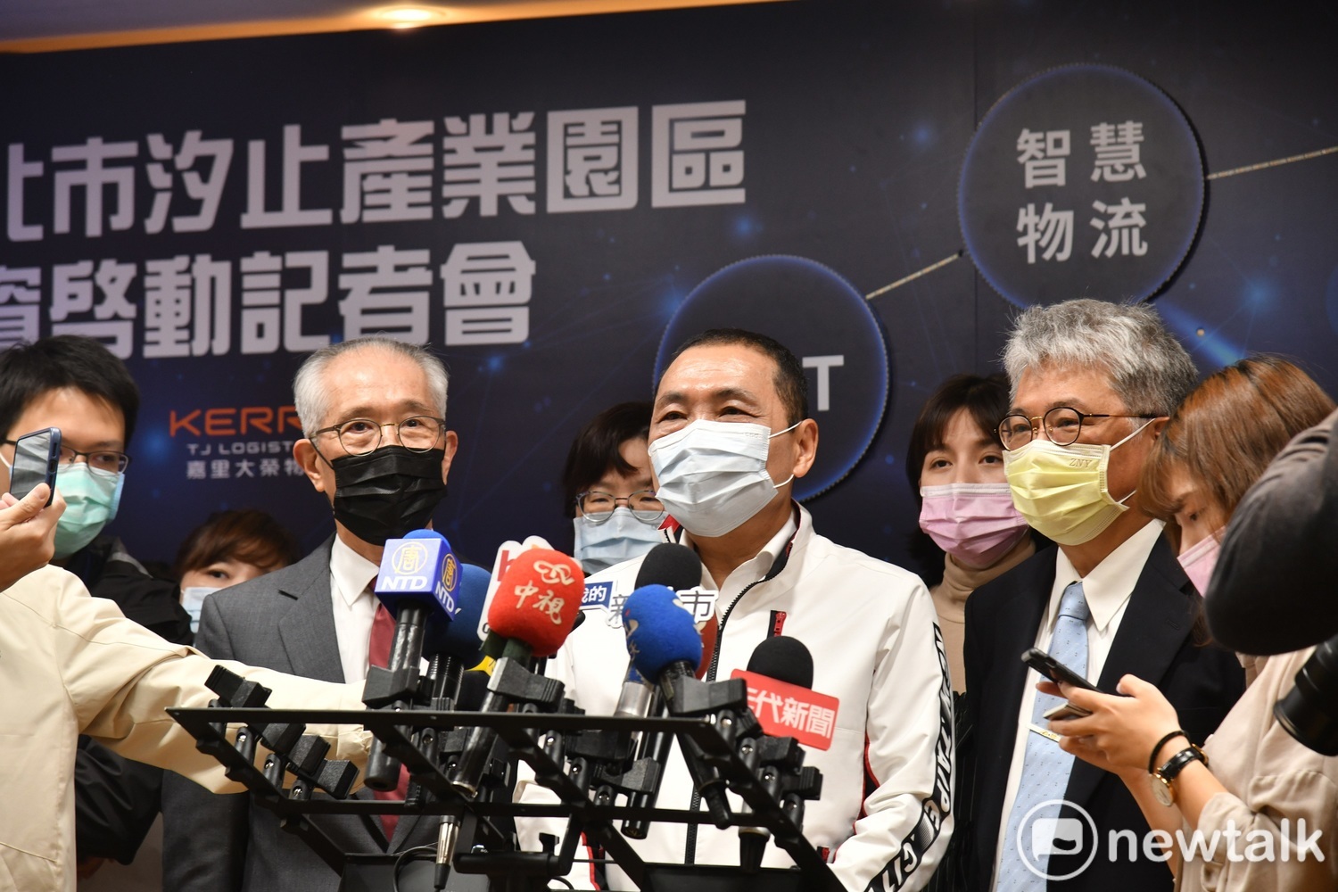 新北2醫護接種疫苗後出現不良反應就醫 侯友宜：還是鼓勵施打