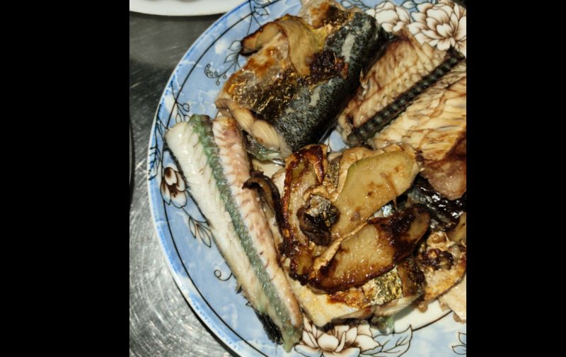 吃魚驚見「暗綠骨頭」！內行曝正解