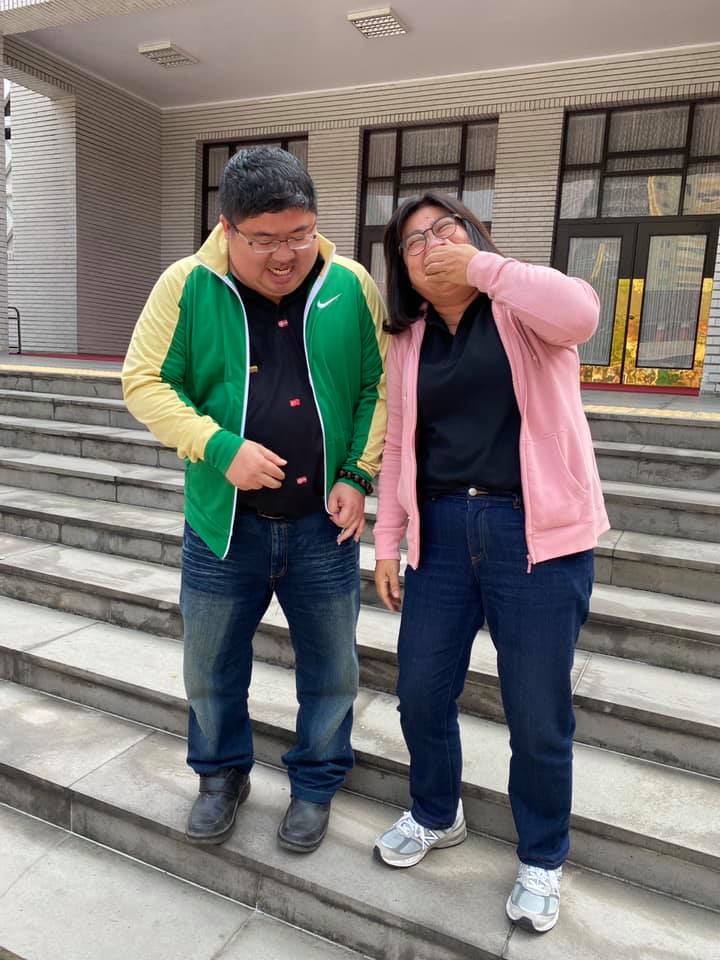 抵制新疆棉 蔡易餘揪王美惠穿Nike  拉鏈卡住笑翻網友
